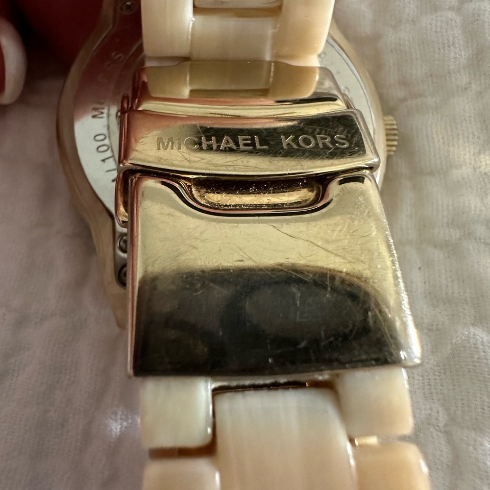 Michael Kors Tortoise Shell Watch - Picture 4 of 4